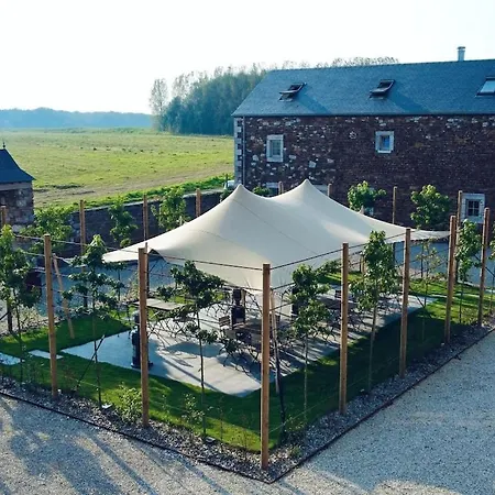 펜션 Splendid Castle In Perwez-Haillot With Sun-Loungers Perwez (Namur)