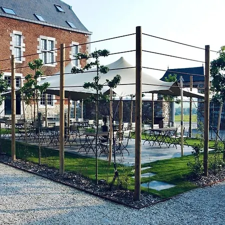 Splendid Castle In Perwez-Haillot With Sun-Loungers 펜션